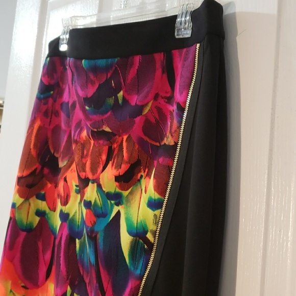 Skirt - Picture 3 of 8